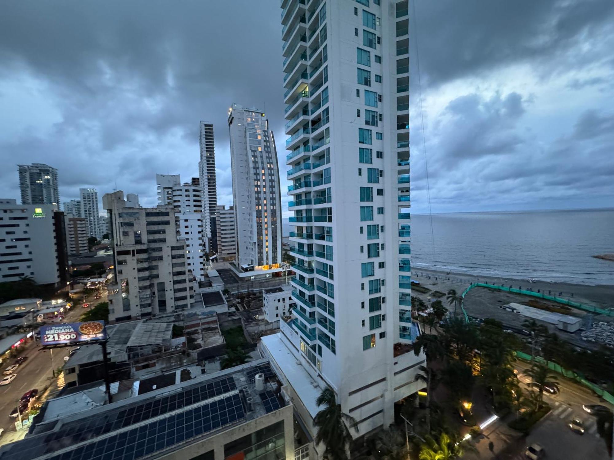 Vista Lateral A La Playa By Icdi Apartment