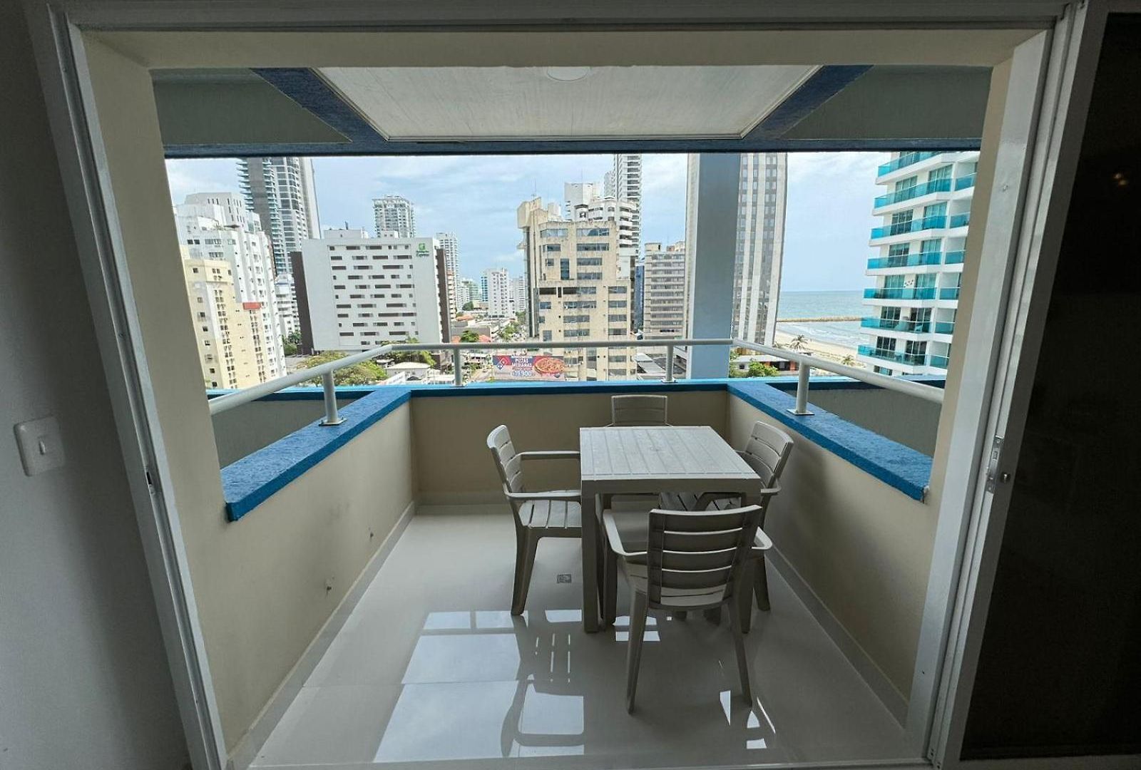 Apartamento Vista Lateral A La Playa By Icdi Cartagena