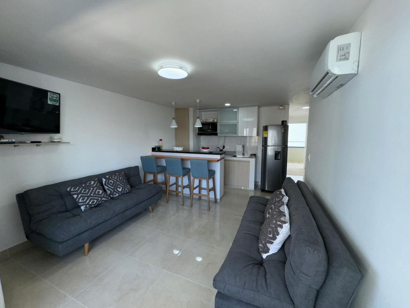 Vista Lateral A La Playa By Icdi